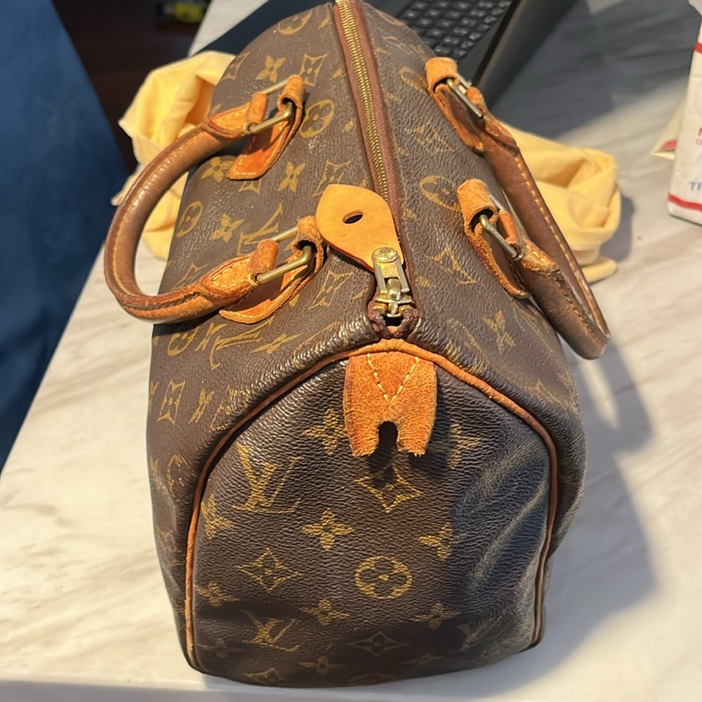 Authentic Louis Vuitton Speedy 25 Bag - Picture 8 of 8